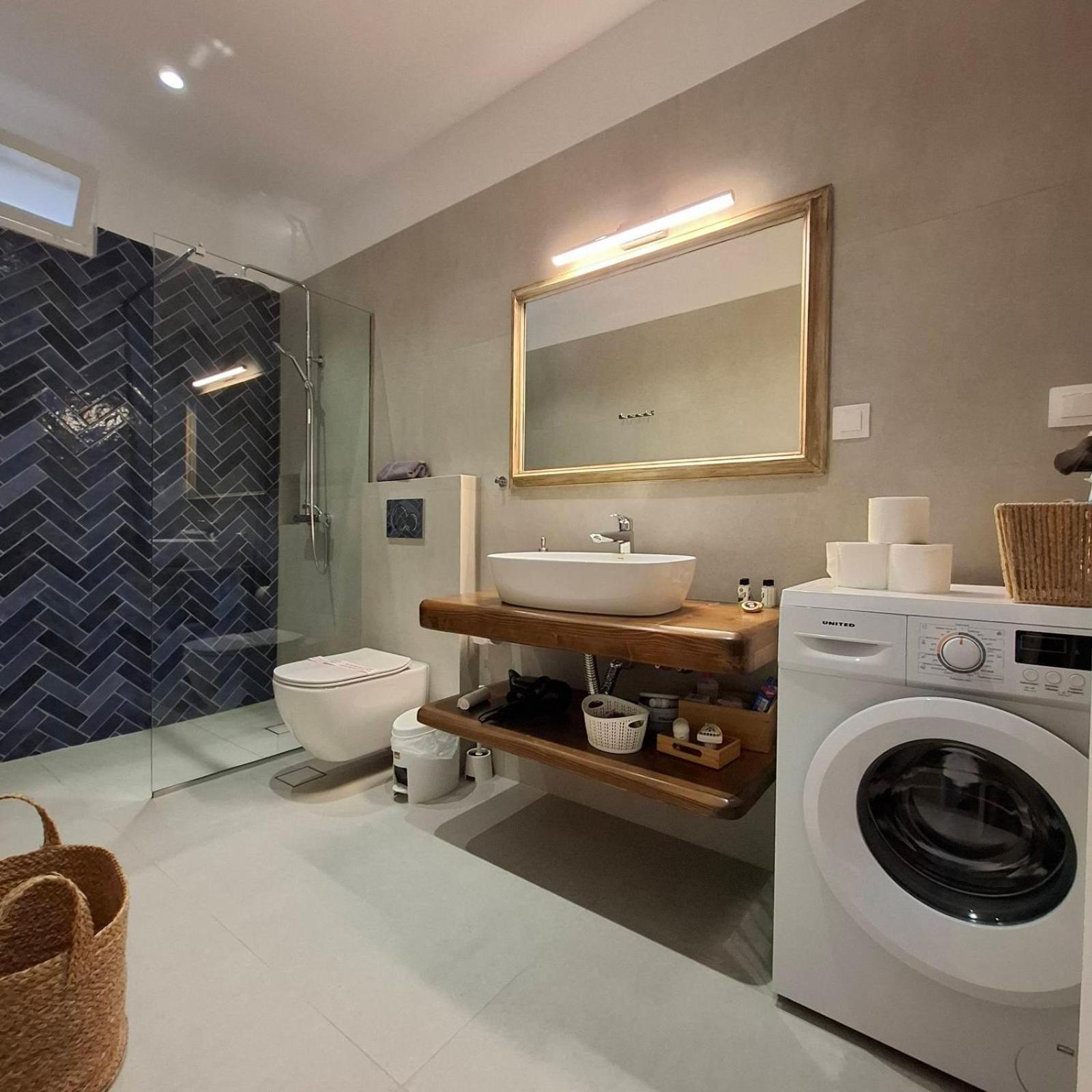 Aquarella-Stylish Veranda Apartment In Centre Of Poros Town Extérieur photo